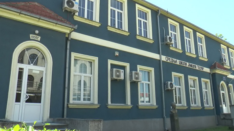 Tesline medalje za direktorku i učenicu iz Batočine