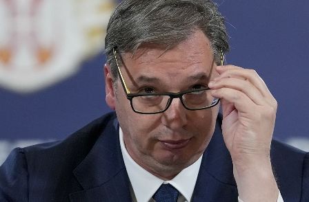 PRITISAK NA  ALEKSANDRA VUČIĆA