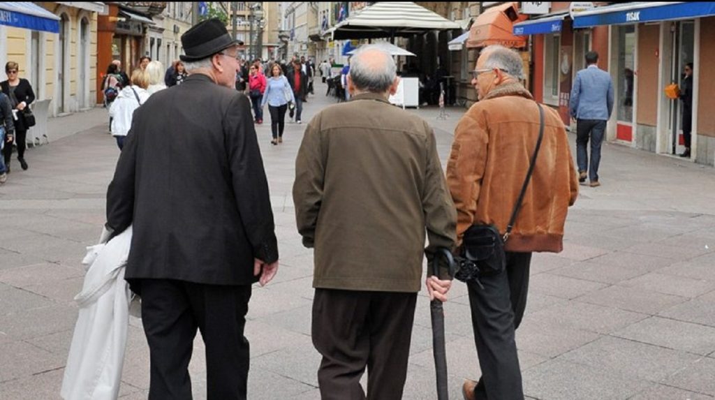 Tihi pokolj baka i deka širom sveta